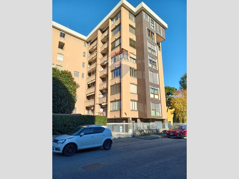 Appartamento in Vendita a Novara, 135'000€, 103 m²
