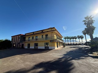 Immobile commerciale in Vendita a Eboli, 1'600'000&euro;, 4000 m²