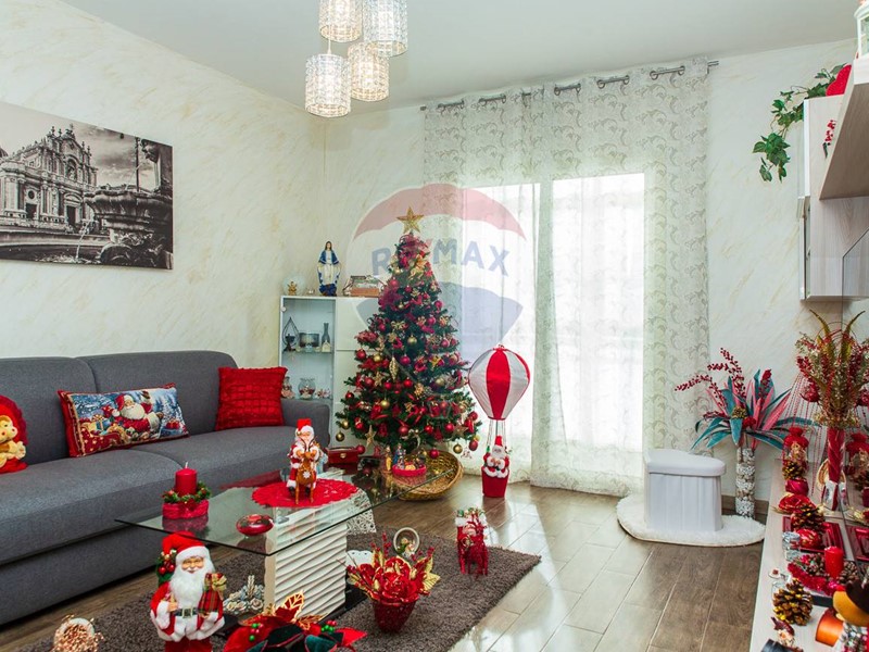 Trilocale in Vendita a Catania, 75'000€, 68 m²