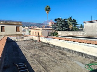 Casa Indipendente in Vendita a Mascali, 250'000&euro;, 300 m²