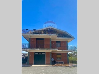 Appartamento in Affitto a Mascalucia, 650€, 175 m²