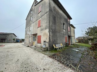 Casa Semi Indipendente in Vendita a Mirandola, 39'000€, 75 m²