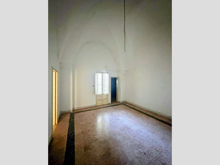 Appartamento in Vendita a Caprarica di Lecce, 75'000€, 113 m²