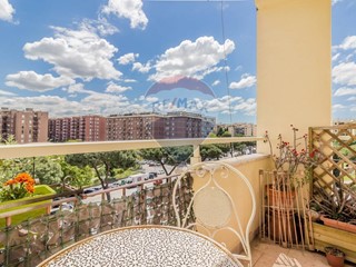 Trilocale in Vendita a Roma, 315'000€, 80 m²