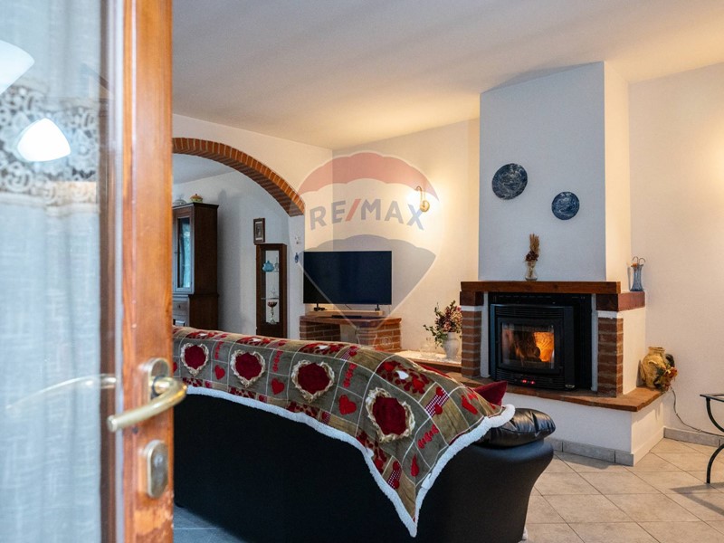 Casa Semi Indipendente in Vendita a Sabbioneta, 140'000&euro;, 201 m²