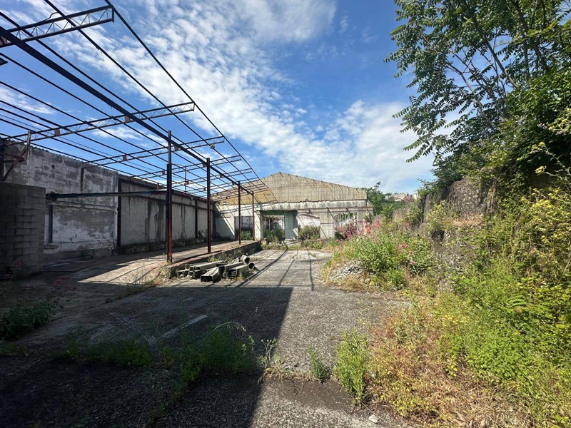 Capannone in Vendita a Genova, 899'000&euro;, 3000 m²