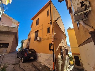 Trilocale in Vendita a Monreale, 90'000€, 120 m²