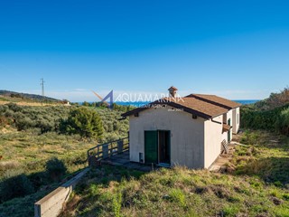 Villa in Vendita a Riva Ligure, 360'000&euro;, 230 m²