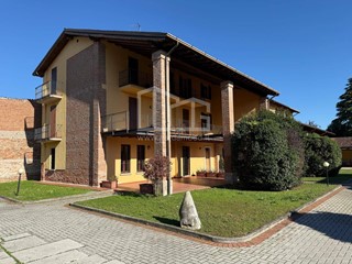 Trilocale in Vendita a Ghedi, 165'000&euro;, 140 m²