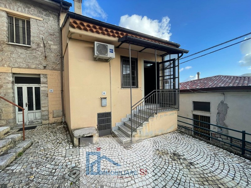 Casa Semi Indipendente in Vendita a Vitulano, 69'000€, 90 m²