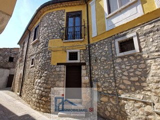 Casa Semi Indipendente in Vendita a Vitulano, 72'000€, 100 m²