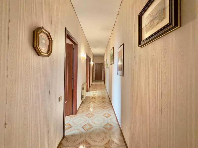 Quadrilocale in Vendita a Palermo, 180'000€, 98 m²