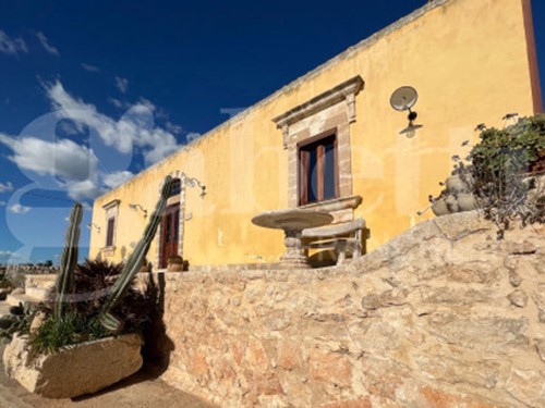 Casale in Vendita a Santa Croce Camerina, 470'000&euro;, 1190 m²