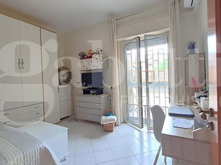 Quadrilocale in Vendita a Aci Castello, 220'000€, 98 m²