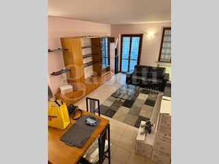 Villetta a schiera in Vendita a Lacchiarella, 239'000&euro;, 142 m², arredato, con Box