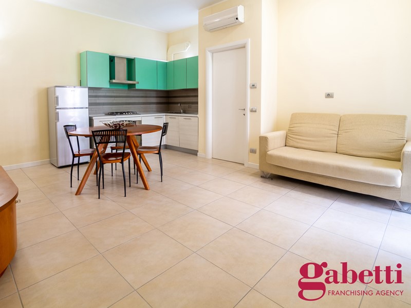 Bilocale in Affitto a Milano, 1'150€, 60 m², arredato