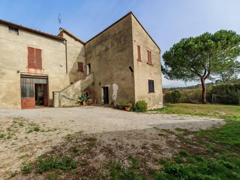 Casa Semi Indipendente in Vendita a Foiano della Chiana, 90'000€, 260 m², con Box
