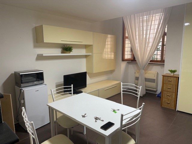 Monolocale in Affitto a Napoli, 650&euro;, 40 m², arredato