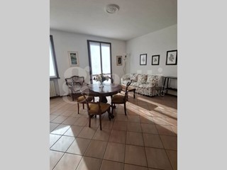 Trilocale in Affitto a Codogno, 700€, 100 m², arredato, con Box