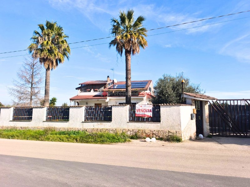 Appartamento in Vendita a Foggia, 350'000&euro;, 400 m²