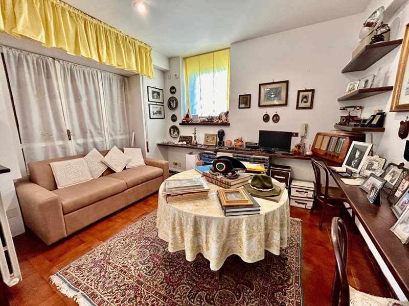 Monolocale in Affitto a Guidonia Montecelio, zona Guidonia, 600&euro;, 100 m²