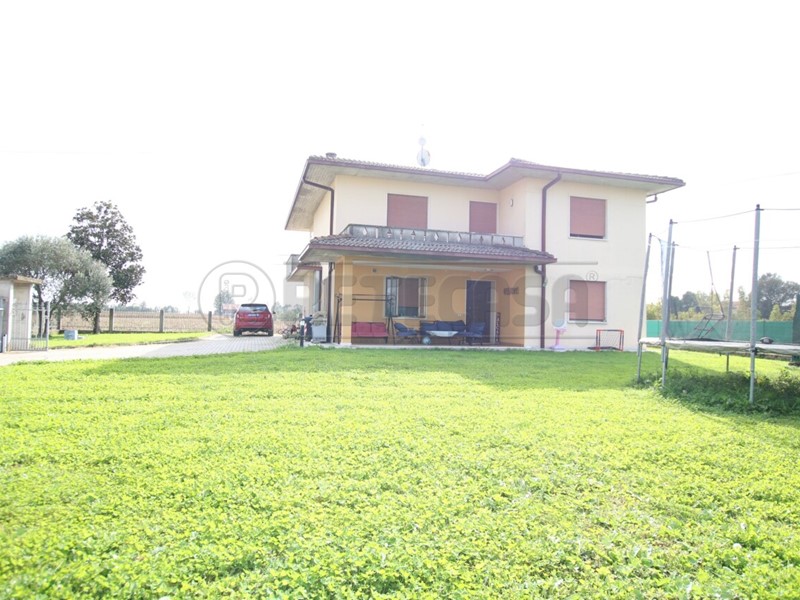 Casa Indipendente in Vendita a Montegalda, 270'000&euro;, 342 m², con Box