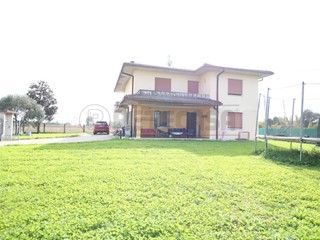 Casa Indipendente in Vendita a Montegalda, 270'000&euro;, 342 m², con Box