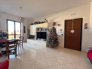 Trilocale in Vendita a Macerata Campania, 107'000&euro;, 80 m²