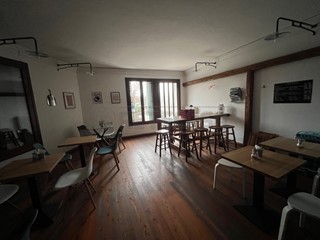 Immobile commerciale in Affitto a Bassano del Grappa, 1'500&euro;, 130 m²