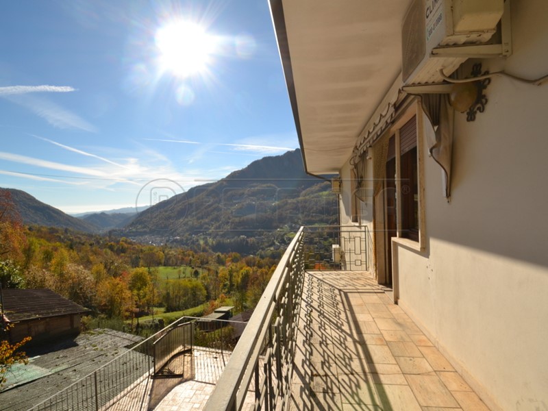 Appartamento in Vendita a Recoaro Terme, 85'000&euro;, 142 m², con Box