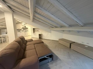 Trilocale in Affitto a Belpasso, zona Sant' Antonio, 550€, 75 m², arredato