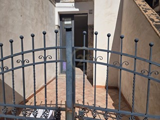 Immobile commerciale in Affitto a Giardini Naxos, zona Centro, 550€, 48 m²