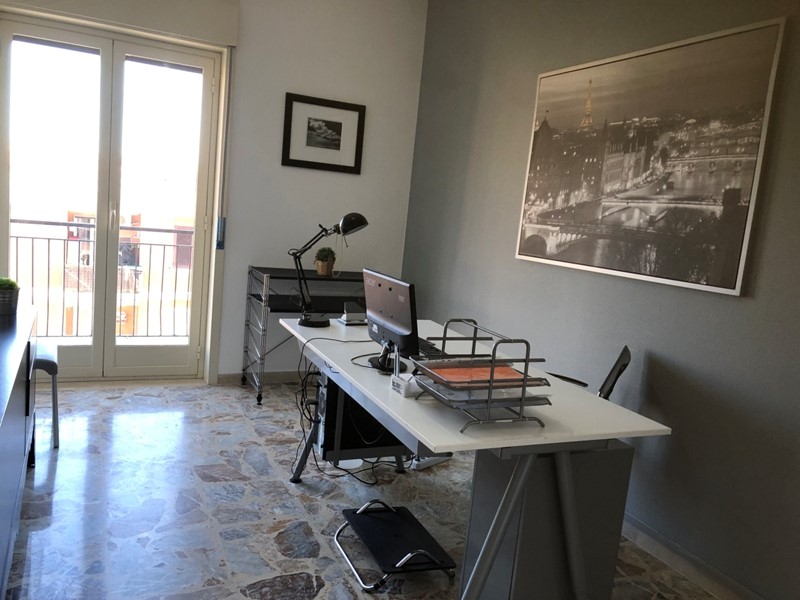 Ufficio in Affitto a Siracusa, zona PANAGIA, 280€, 116 m², arredato