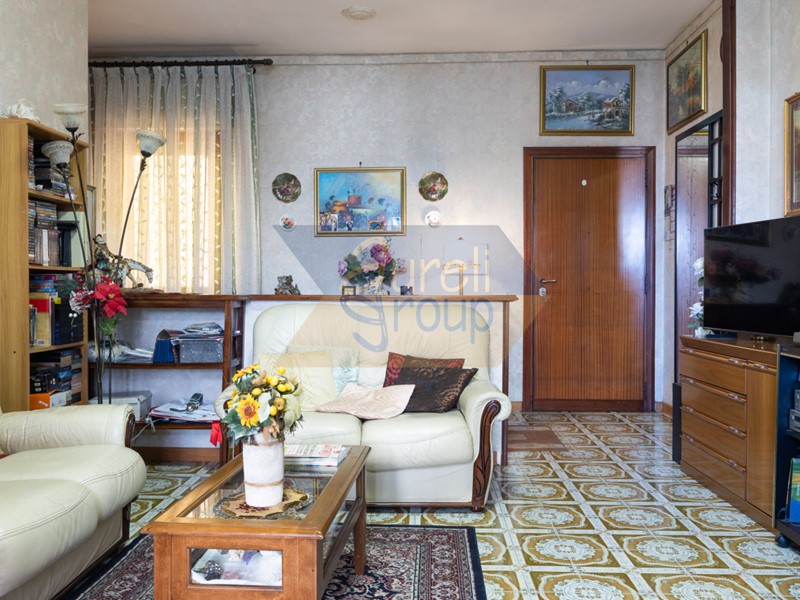 Trilocale in Vendita a Ciampino, zona Ciampino, 148'000&euro;, 105 m²