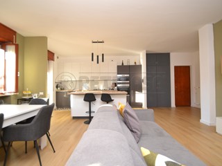 Appartamento in Vendita a Valdagno, zona Valdagno, 150'000&euro;, 118 m², con Box