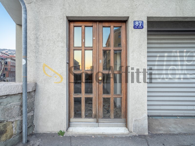 Bilocale in Affitto a Trieste, zona Stazione, 1'200€, 69 m², arredato
