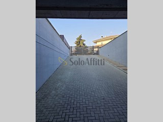 Box in Affitto a Chieri, zona Porta Gialdo, 15 m²