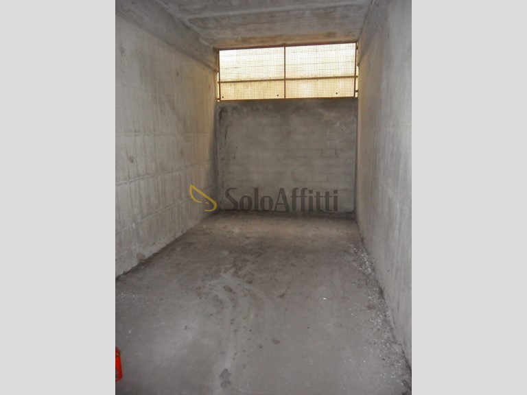 Box in Affitto a Chieri, zona Ospedale, 14 m²