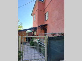 Casa Indipendente in Vendita a Montefiore Conca, 138'000&euro;, 90 m²