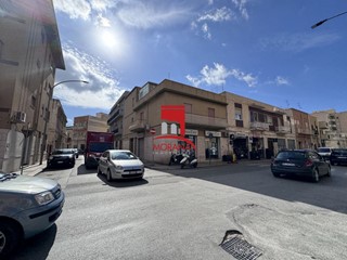 Casa Indipendente in Vendita a Trapani, 280'000&euro;, 185 m²