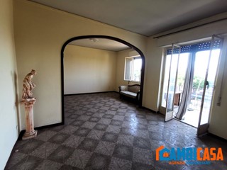 Appartamento in Vendita a Palermo, 118'000€, 130 m²