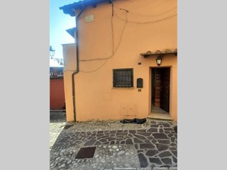 Bilocale in Vendita a Poggio Mirteto, 52'000&euro;, 66 m²