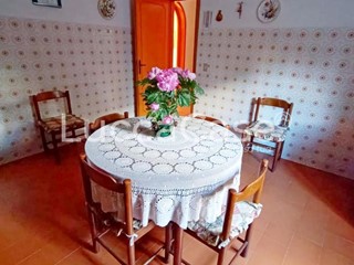 Casa Indipendente in Vendita a Lucca, zona Santa Maria a Colle, 149'000&euro;, 135 m², arredato