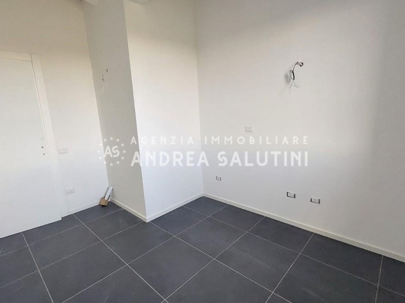 Quadrilocale in Vendita a Pontedera, 285'000&euro;, 97 m², arredato, con Box