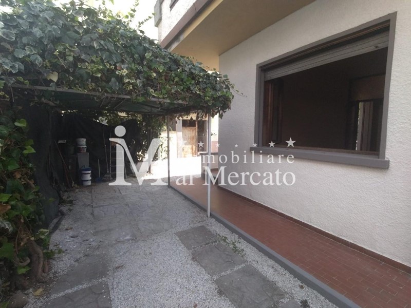 Appartamento in Vendita a Viareggio, 210'000€, 75 m²