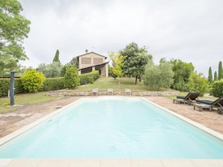 Casale in Vendita a Gambassi Terme, zona Case Nuove - Ricavoli, 780'000&euro;, 220 m², arredato, con Box