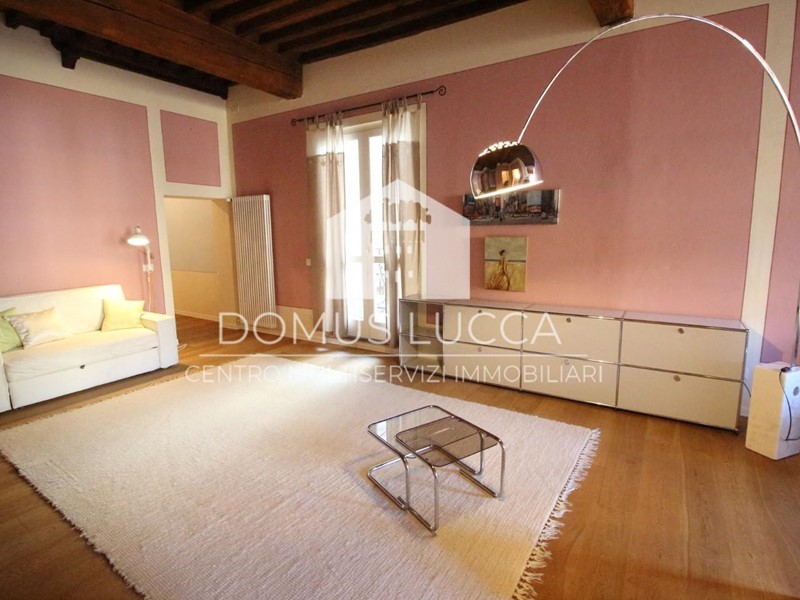 Trilocale in Affitto a Lucca, 1'200€, 100 m², arredato