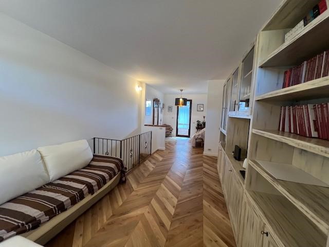 Quadrilocale in Vendita a Siena, zona Costalpino, 295'000€, 129 m², arredato, con Box