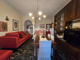 Appartamento in Vendita a Colle di Val D'Elsa, 225'000€, 129 m²