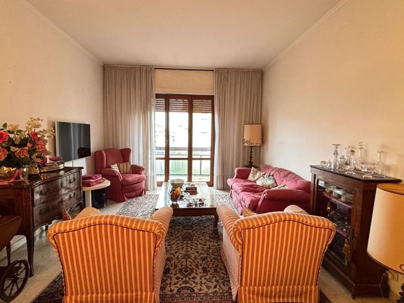 Appartamento in Vendita a Carrara, zona Avenza, 230'000&euro;, 130 m², arredato